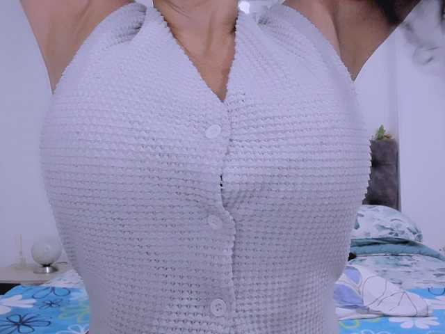 latinvalery live cam preview