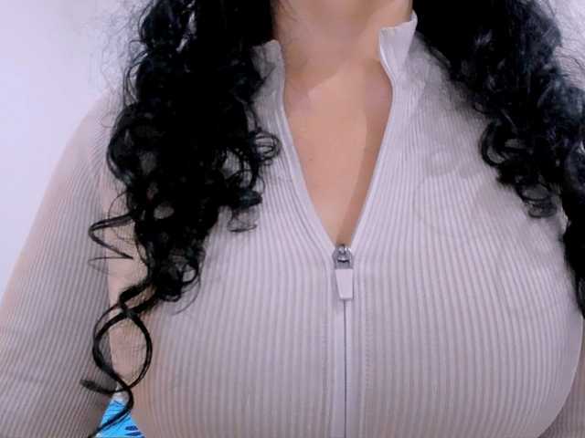 latinvalery, en vivo ahora en BongaCams
