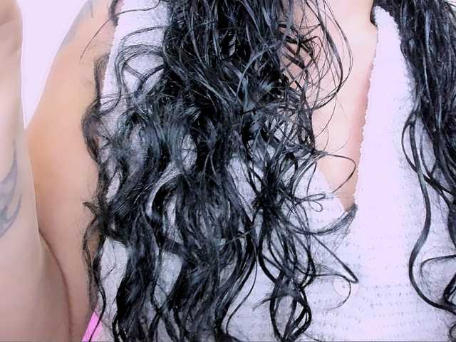 latinvalery live cam on BongaCams