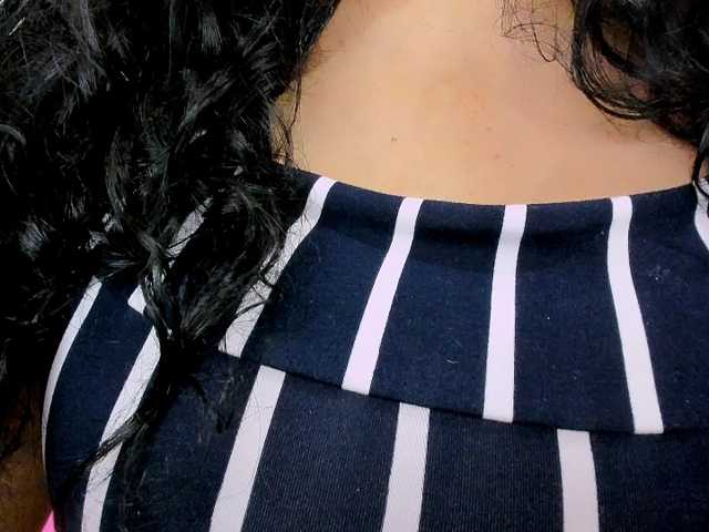 latinvalery live cam on BongaCams