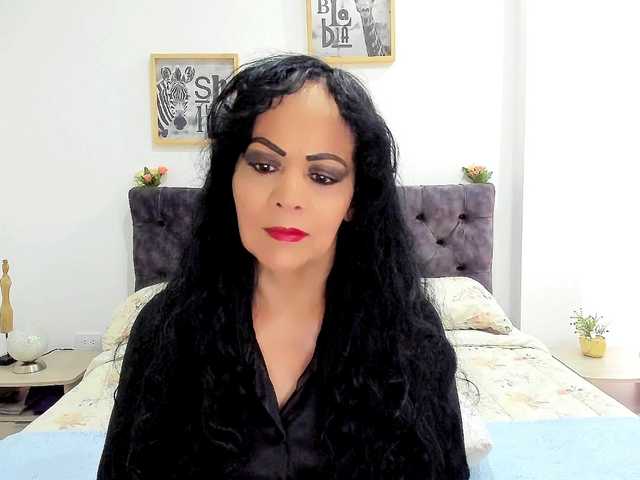 latinvalery live cam preview