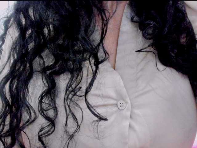 latinvalery's BongaCams show and profile