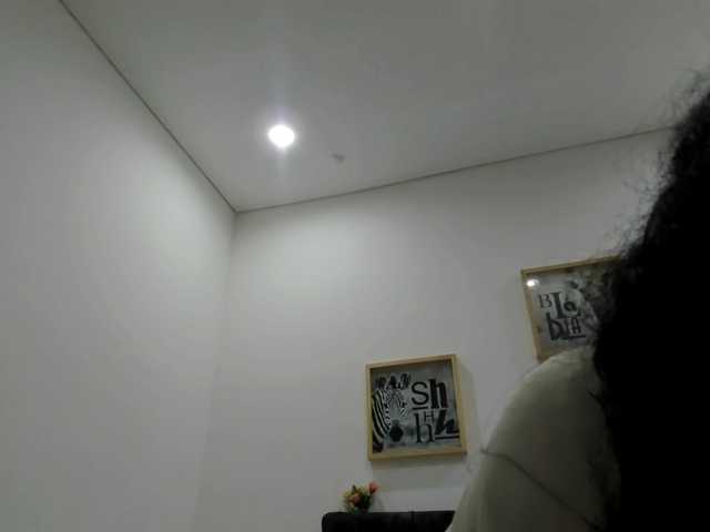 latinvalery live cam on BongaCams