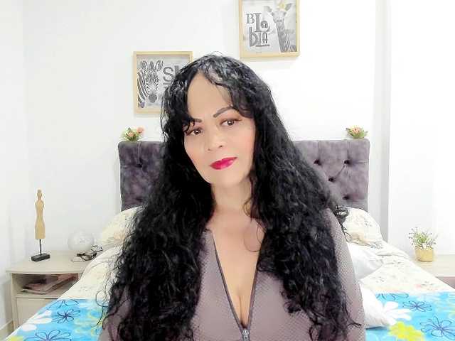 latinvalery live cam preview