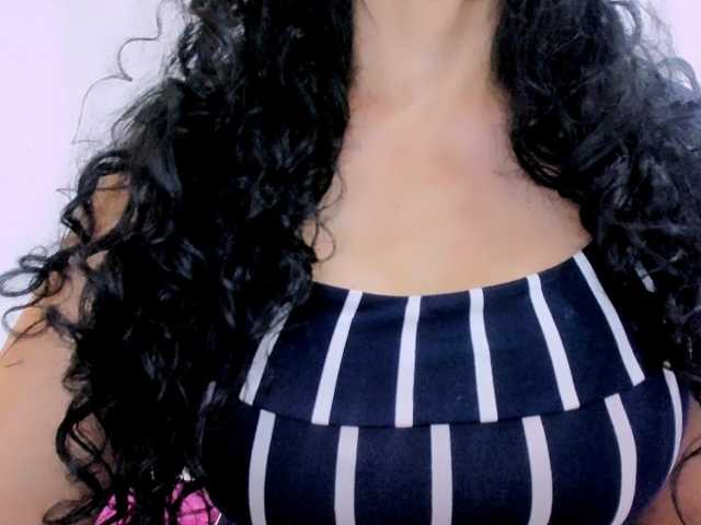 latinvalery live cam preview
