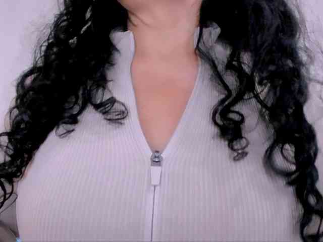 Modelo: latinvalery