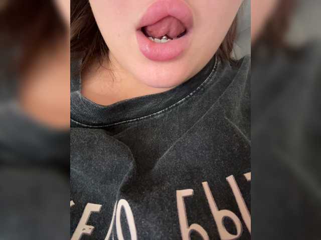 SweetySonya live cam preview