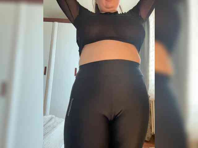 SweetySonya webcam