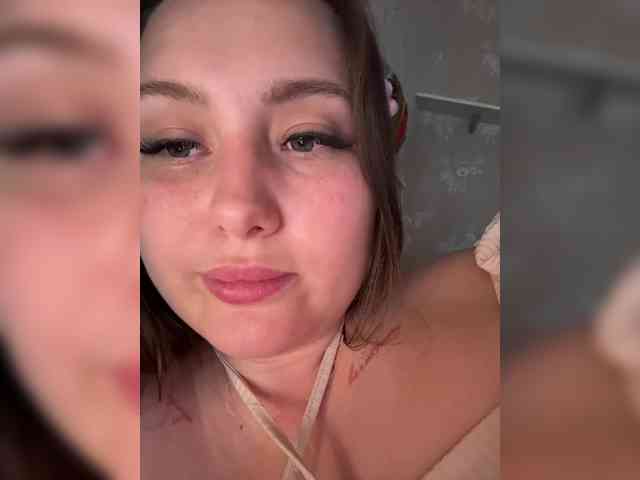 Este modelo está en vivo ahora. SweetyW-