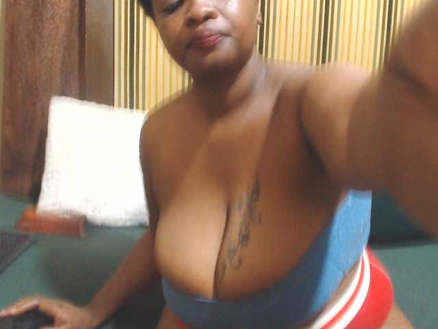 Bustytitsxx22 live webcam show