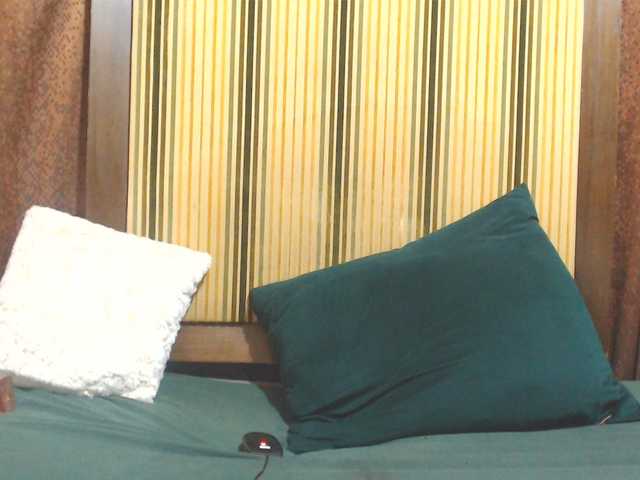 Bustytitsxx22 live cam on BongaCams