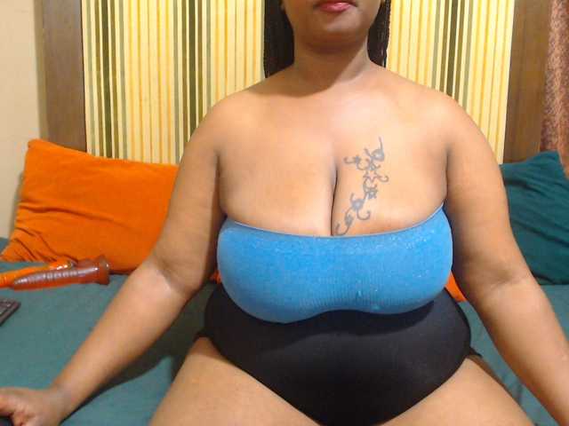 Bustytitsxx22 live cam on BongaCams