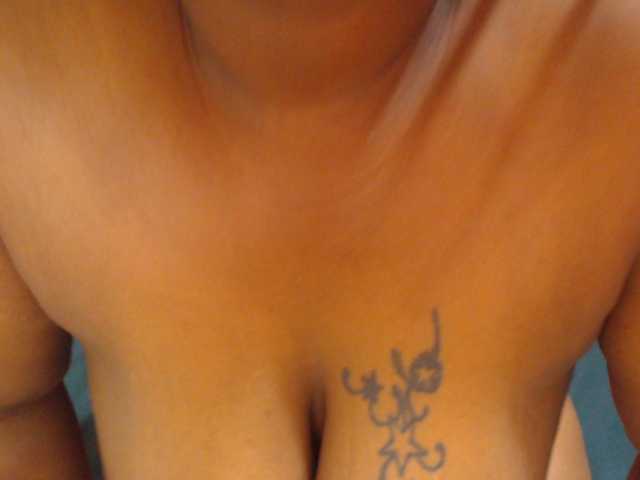 Bustytitsxx22 live cam preview