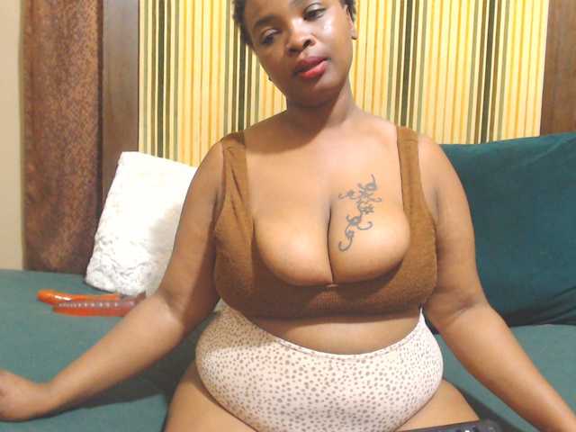 Bustytitsxx22 live cam on BongaCams