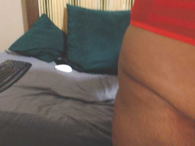 Bustytitsxx22's BongaCams show and profile