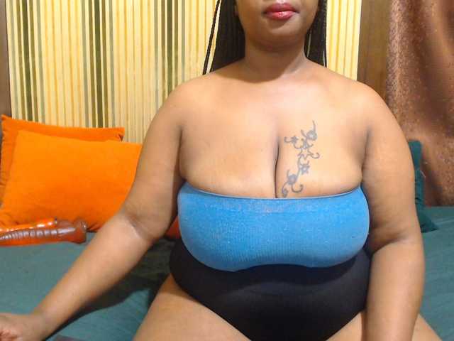 Bustytitsxx22 live cam on BongaCams