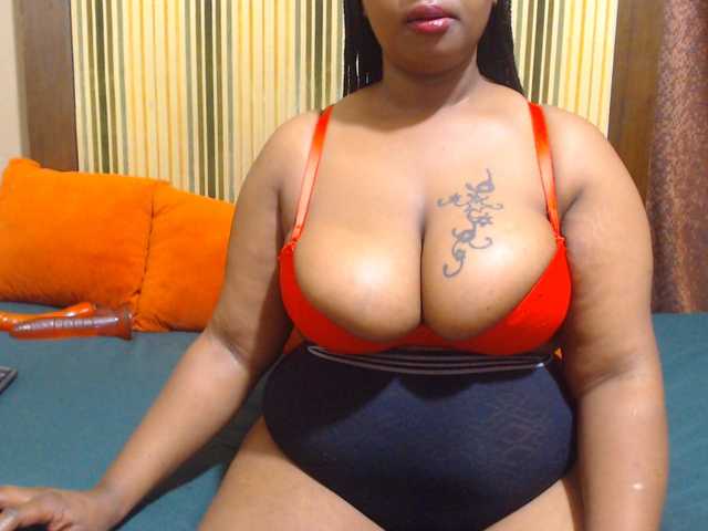 Bustytitsxx22 live cam on BongaCams