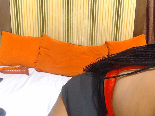 Bustytitsxx22 live cam on BongaCams