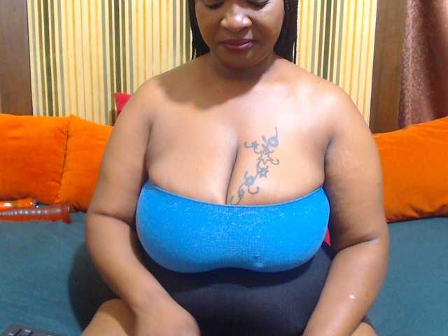 Bustytitsxx22 live cam on BongaCams