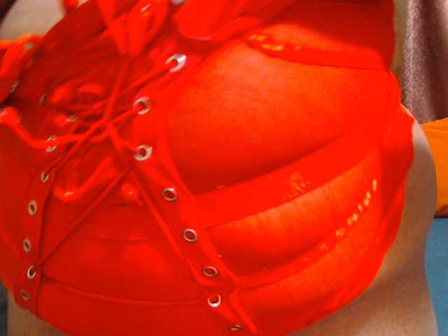 Bustytitsxx22 live cam on BongaCams