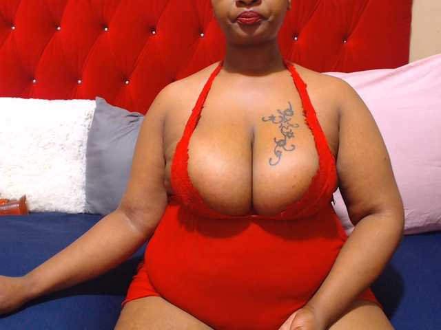 Bustytitsxx22 live cam on BongaCams