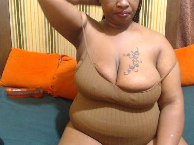 Bustytitsxx22 live cam