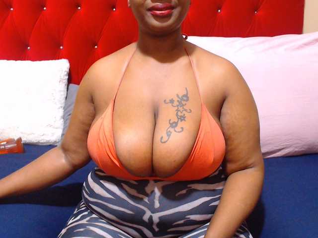 Bustytitsxx22 live cam on BongaCams