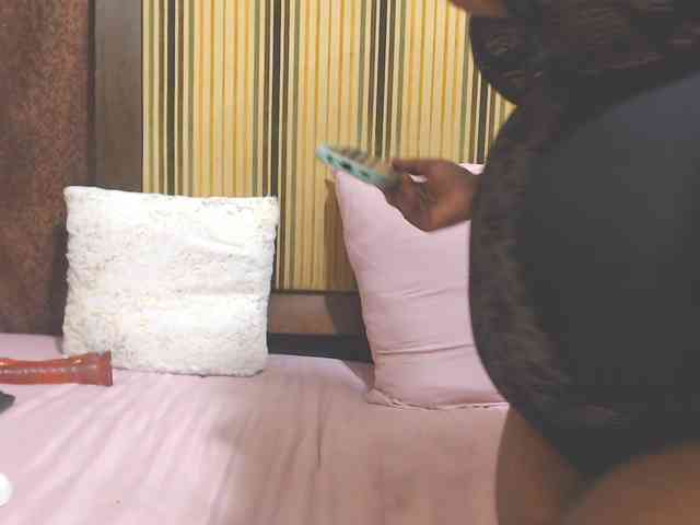 Bustytitsxx22 webcam