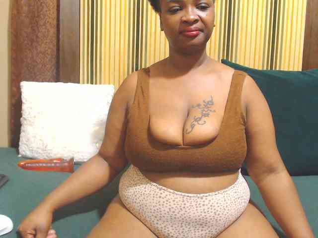 Bustytitsxx22 webcam