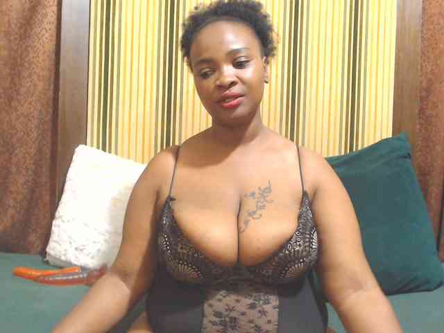 Bustytitsxx22 webcam