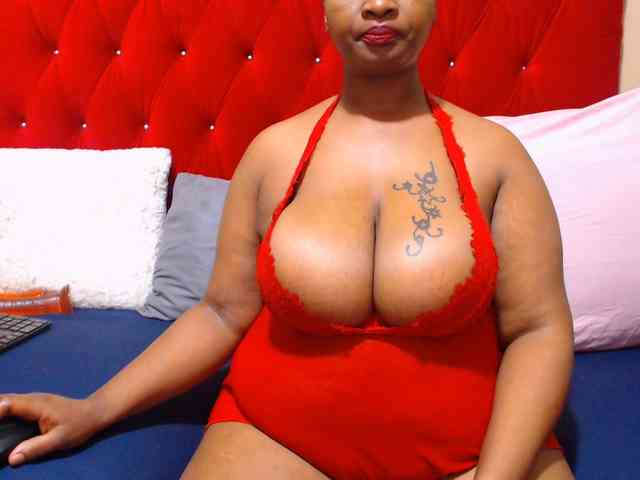 Bustytitsxx22 webcam
