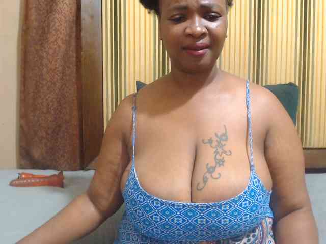Bustytitsxx22 webcam