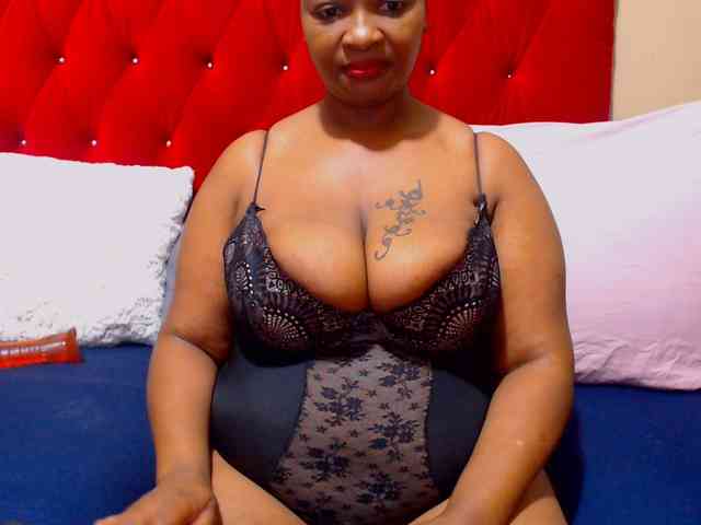 Bustytitsxx22 webcam