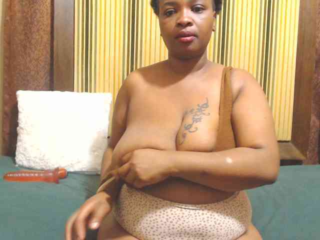 Bustytitsxx22 webcam