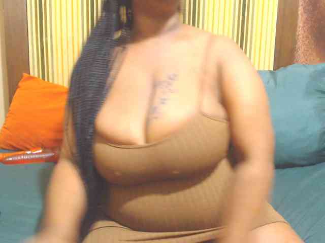 Bustytitsxx22 webcam