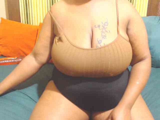 Bustytitsxx22