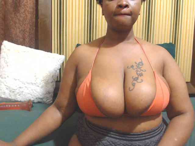 Bustytitsxx22 webcam