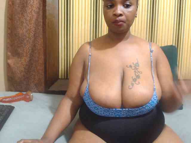 Bustytitsxx22 webcam