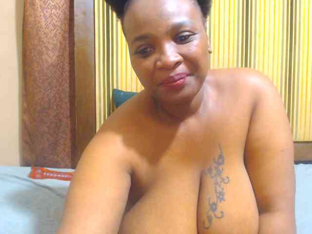 Bustytitsxx22 webcam