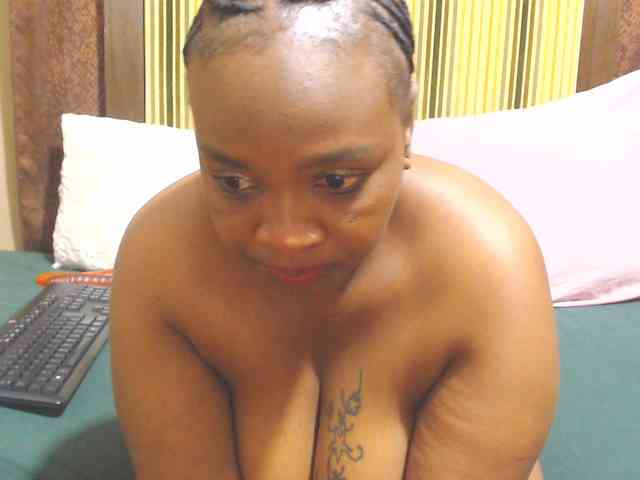 Bustytitsxx22 webcam