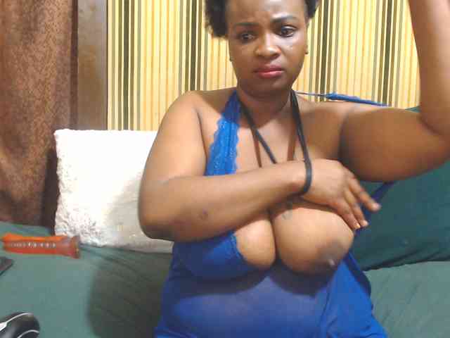 Bustytitsxx22 webcam