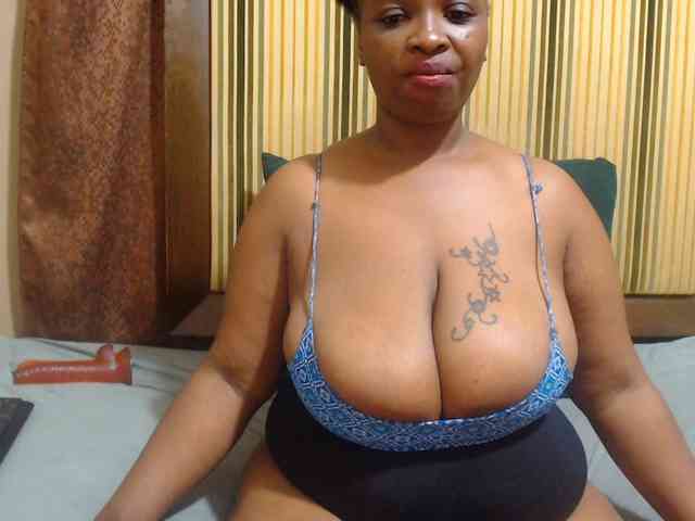 Bustytitsxx22 webcam