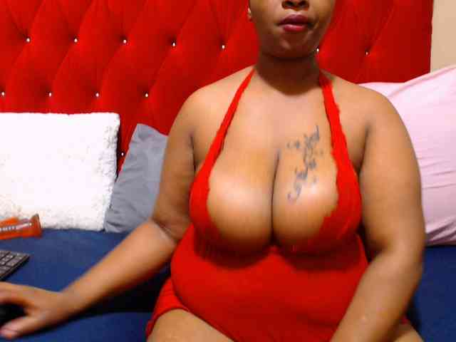 Bustytitsxx22 webcam