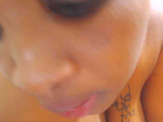 Bustytitsxx22 webcam