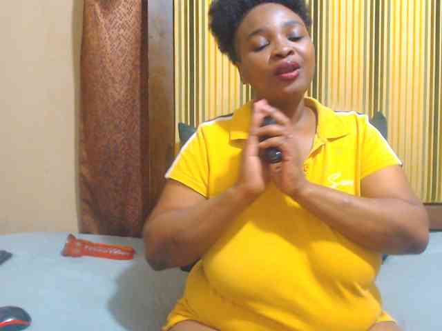 Bustytitsxx22 webcam