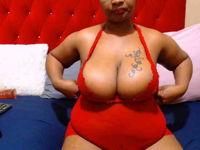 Bustytitsxx22 webcam