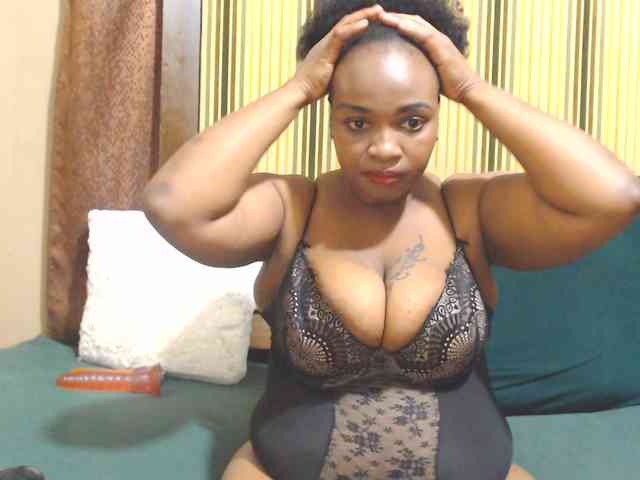 Bustytitsxx22 webcam