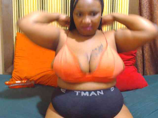 Bustytitsxx22 webcam