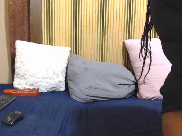 Bustytitsxx22 webcam