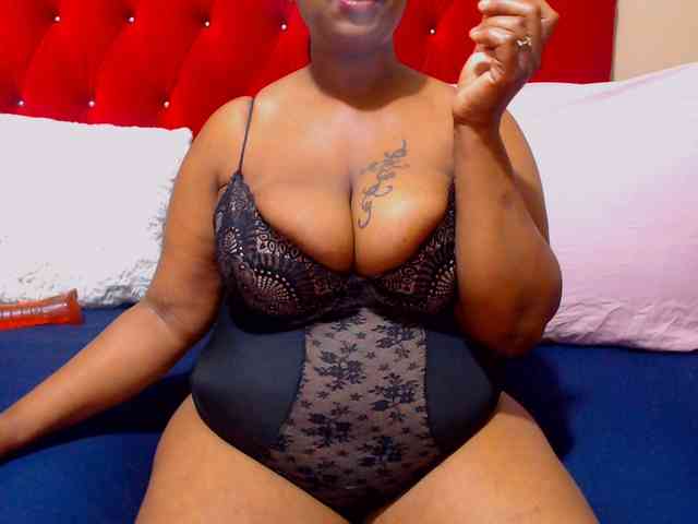Bustytitsxx22 webcam